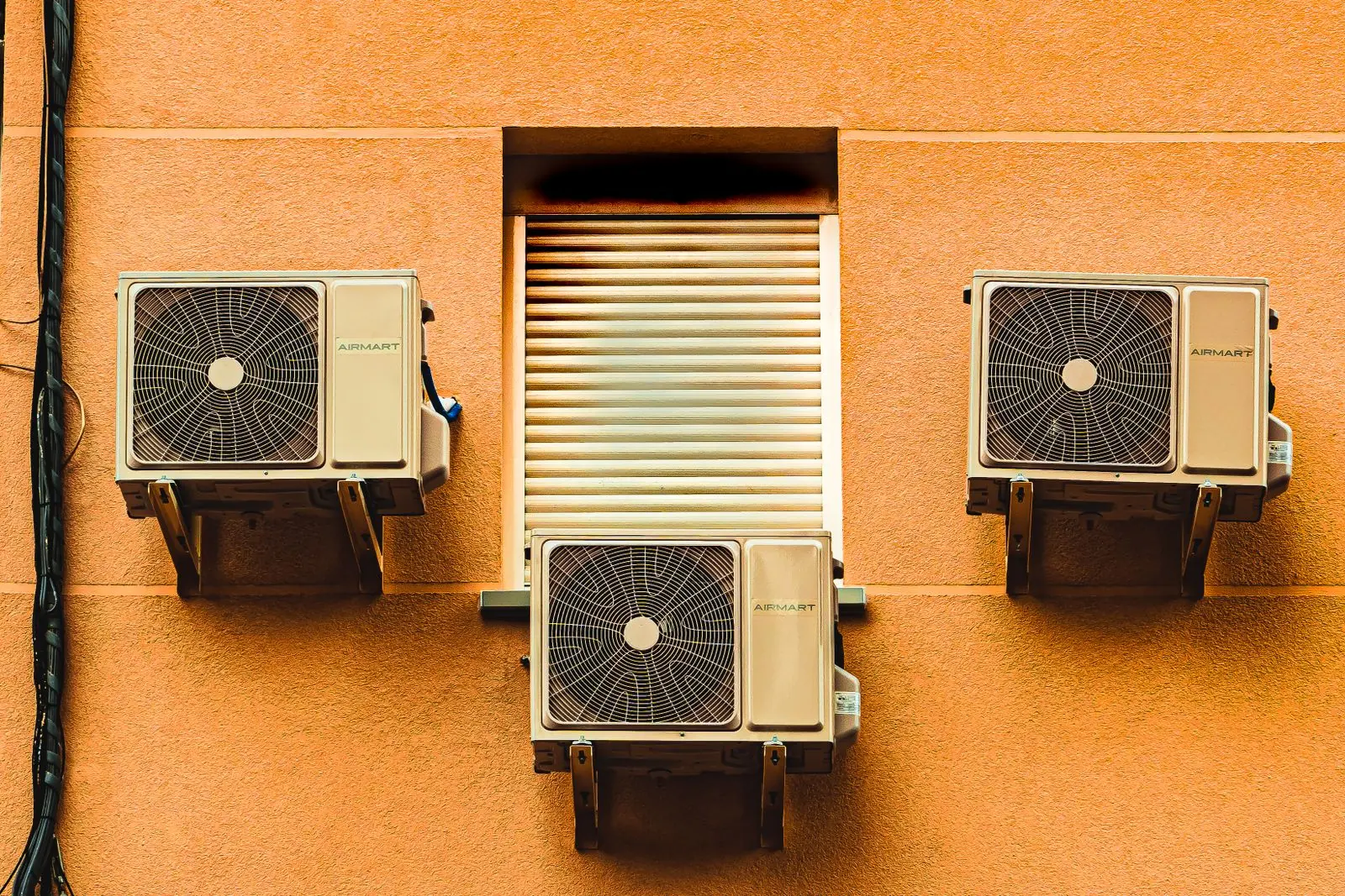 Climate-control condenser units used in structural drying work